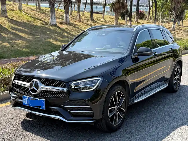MERCEDES-BENZ GLC