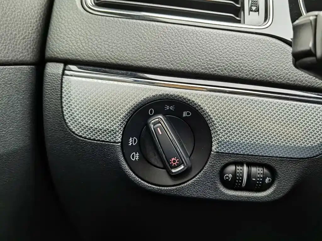 Volkswagen Sagitar — миниатюра 21