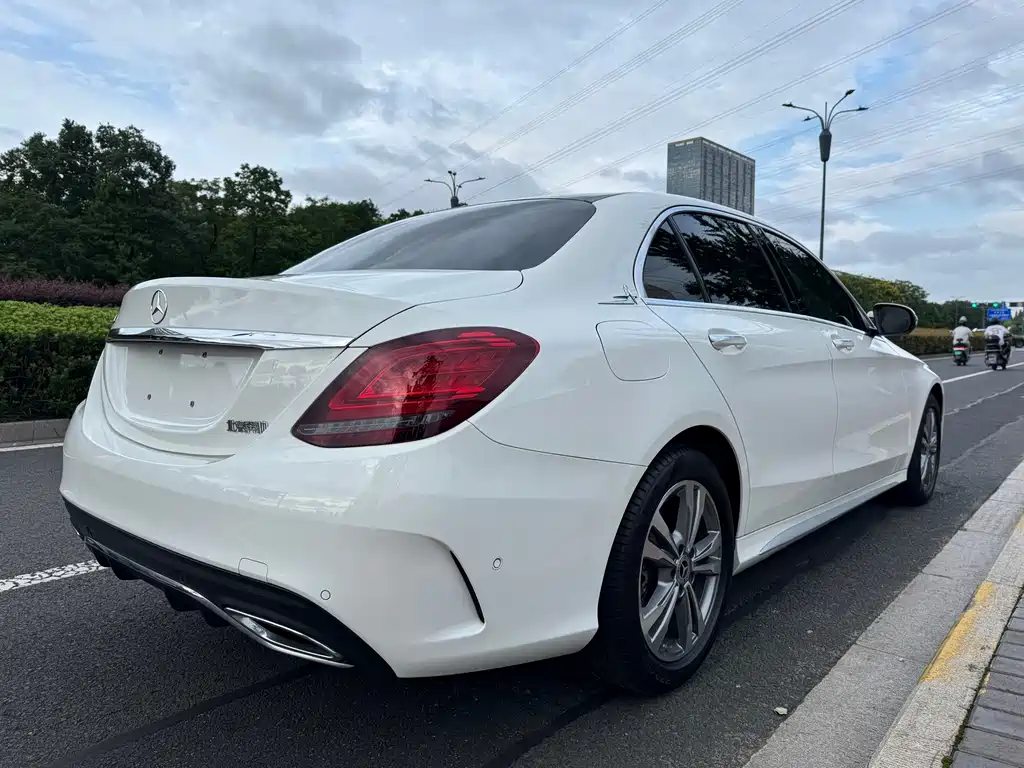 Mercedes-Benz C-Class — миниатюра 5