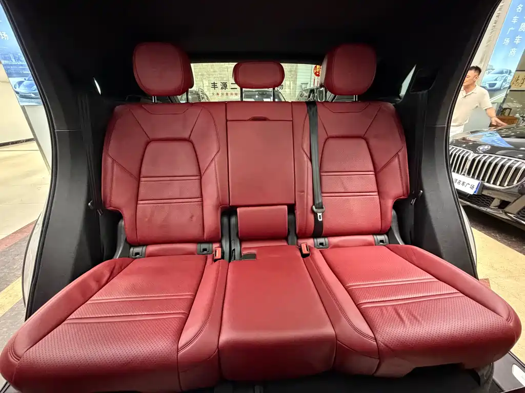 Porsche Cayenne — миниатюра 11
