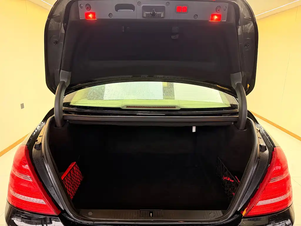 Mercedes-Benz S-Class — миниатюра 6