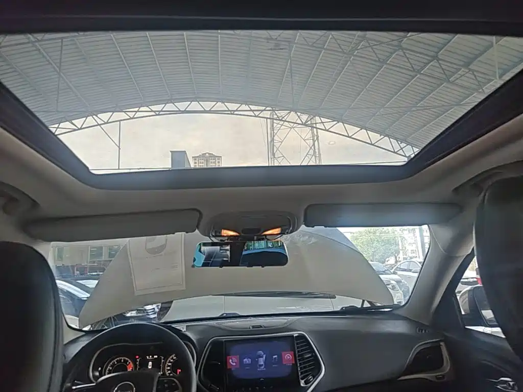 Jeep Cherokee — миниатюра 18