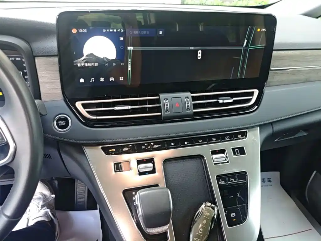 Hongqi Hongqi HQ9 PHEV — миниатюра 13