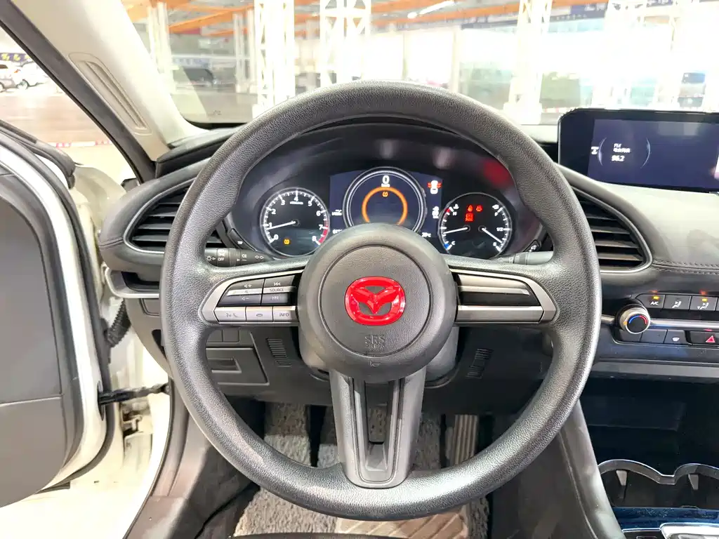 Mazda Mazda3 3 2020 1.5L AT