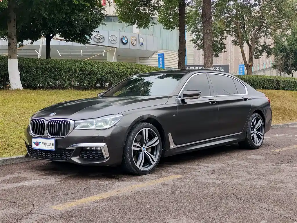 BMW 7 SERIES