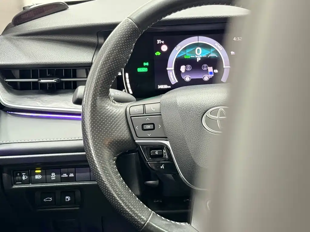 Toyota Camry — миниатюра 13