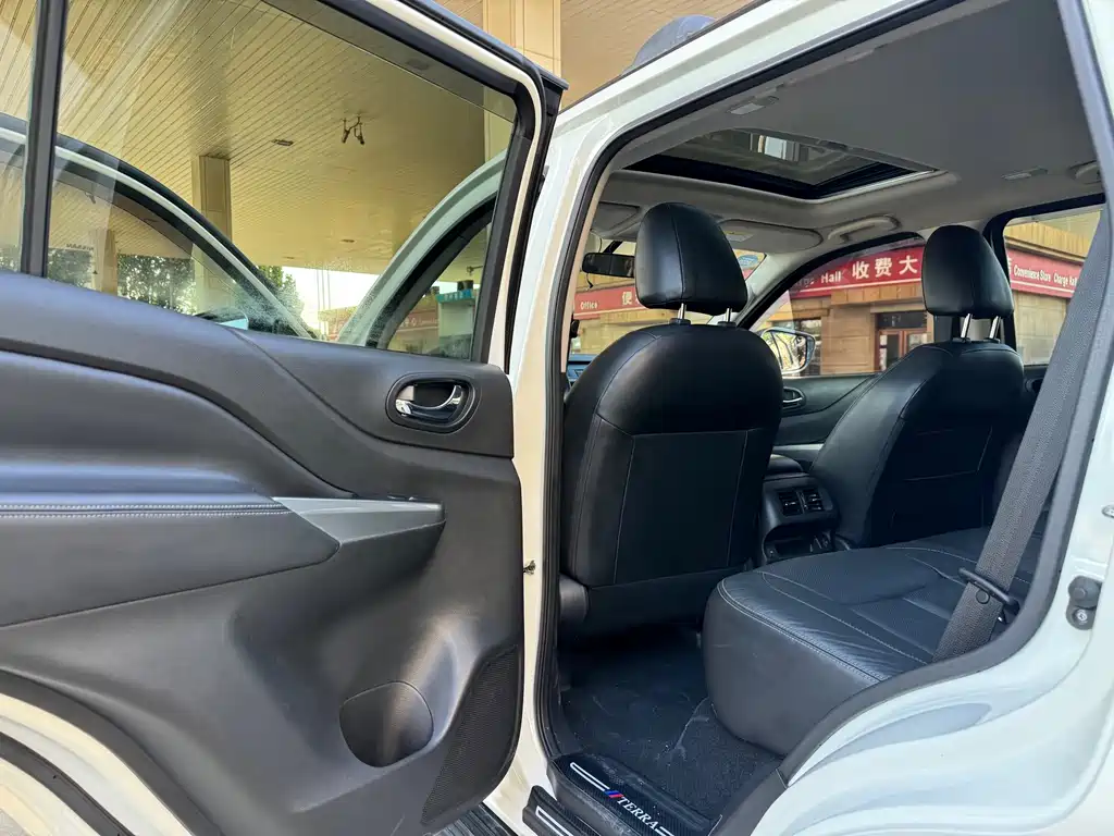 Nissan Terra — миниатюра 9
