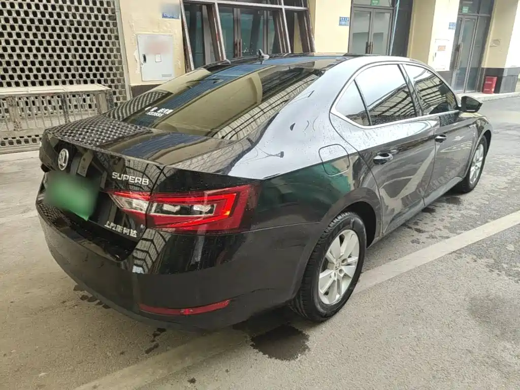 Skoda Superb — миниатюра 9