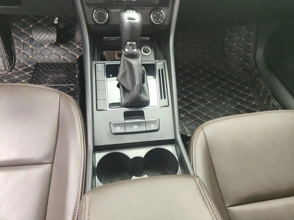 Skoda Superb — миниатюра 17
