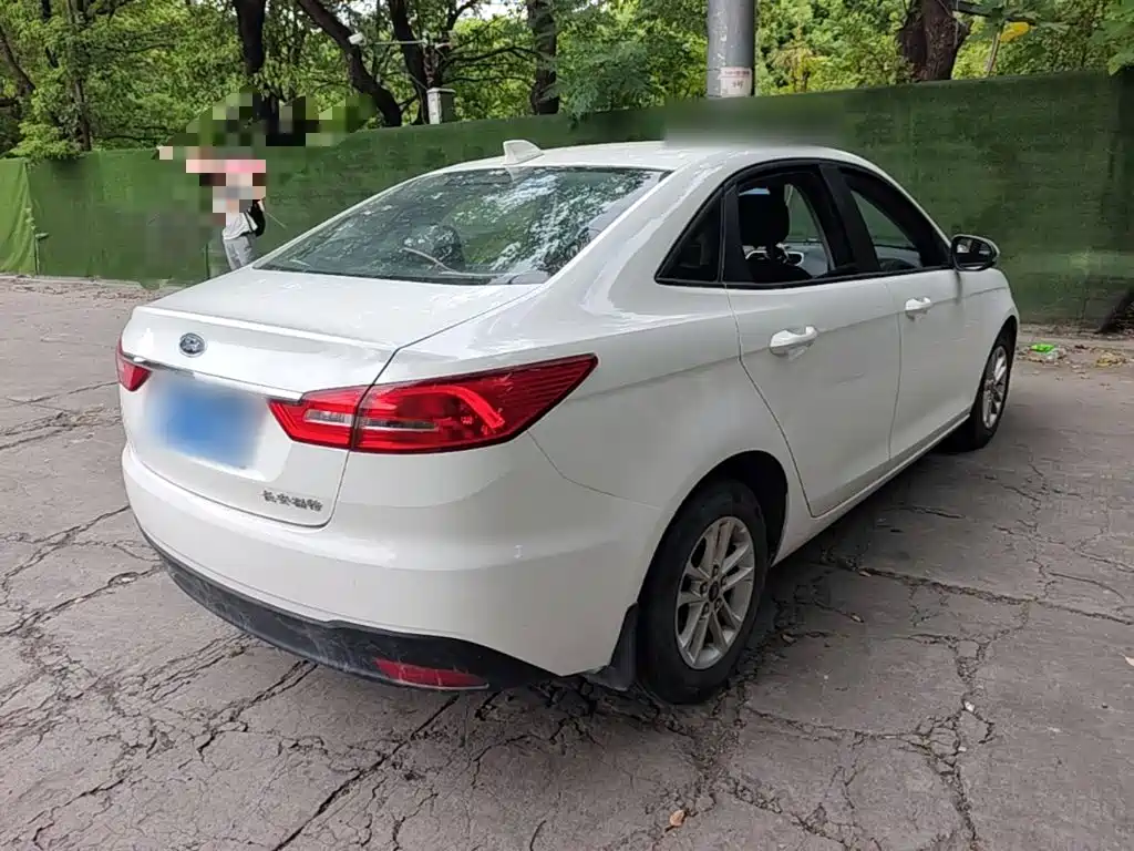 Ford Escort — миниатюра 7
