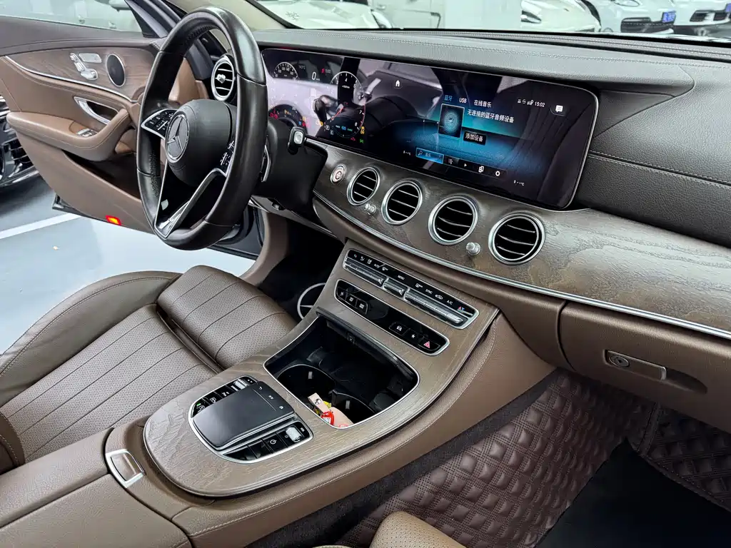 MERCEDES-BENZ E CLASS