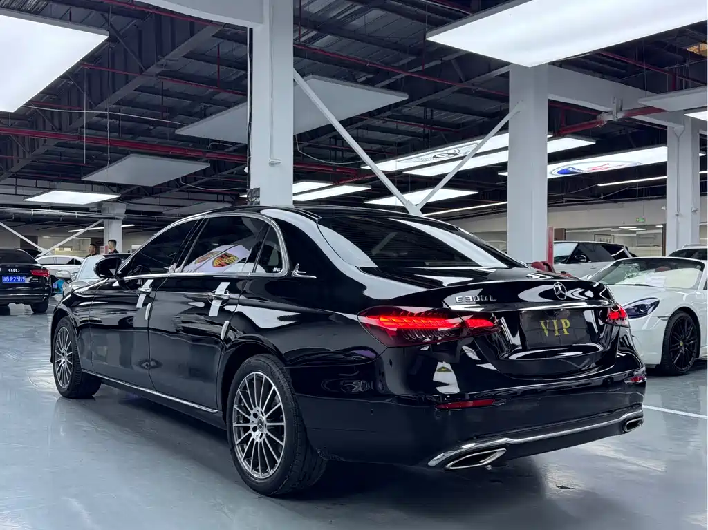 MERCEDES-BENZ E CLASS