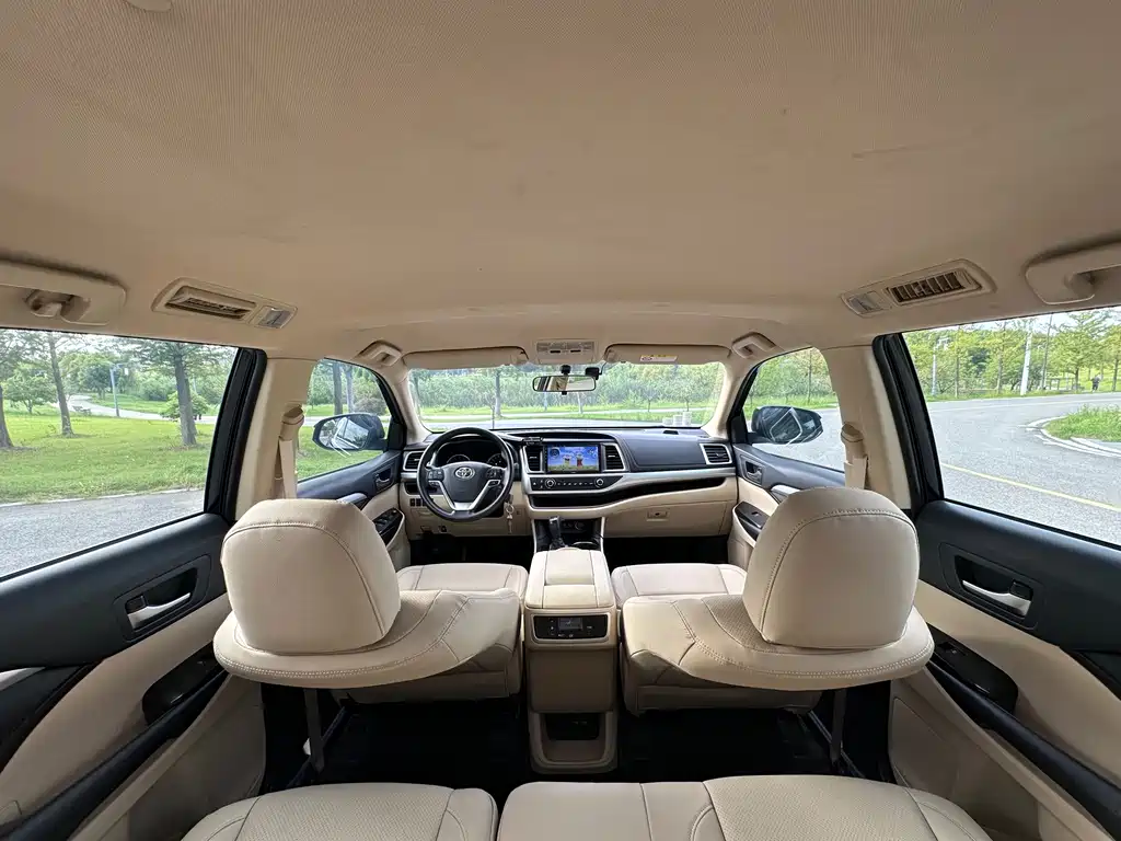 Toyota Highlander — миниатюра 7