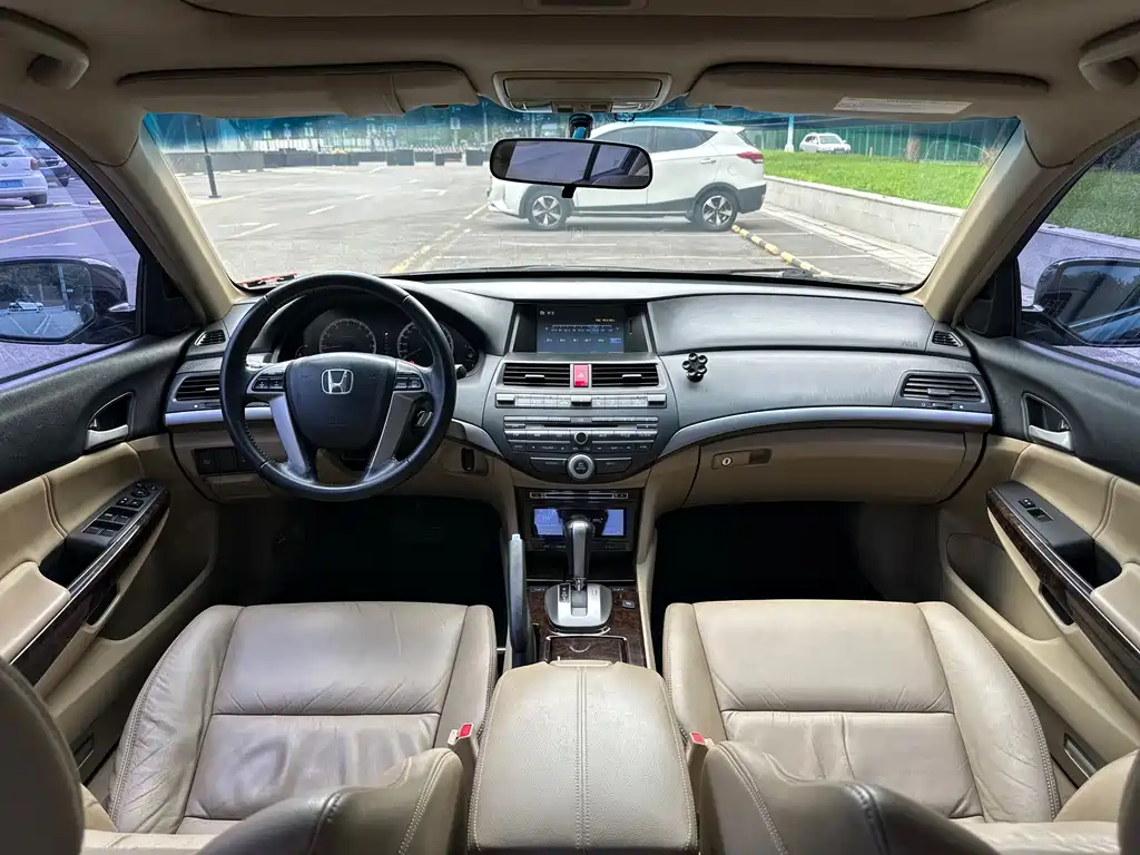 Honda Accord — миниатюра 13