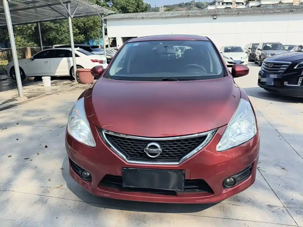 Nissan Tiida — миниатюра 3