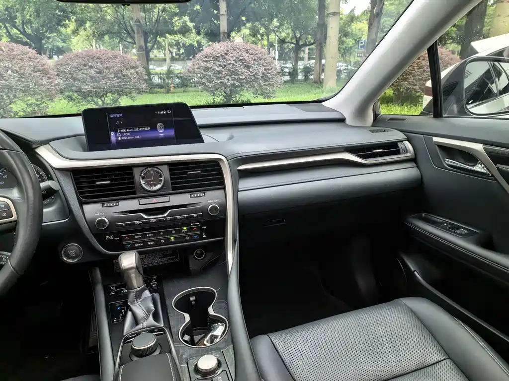 Lexus RX — миниатюра 10