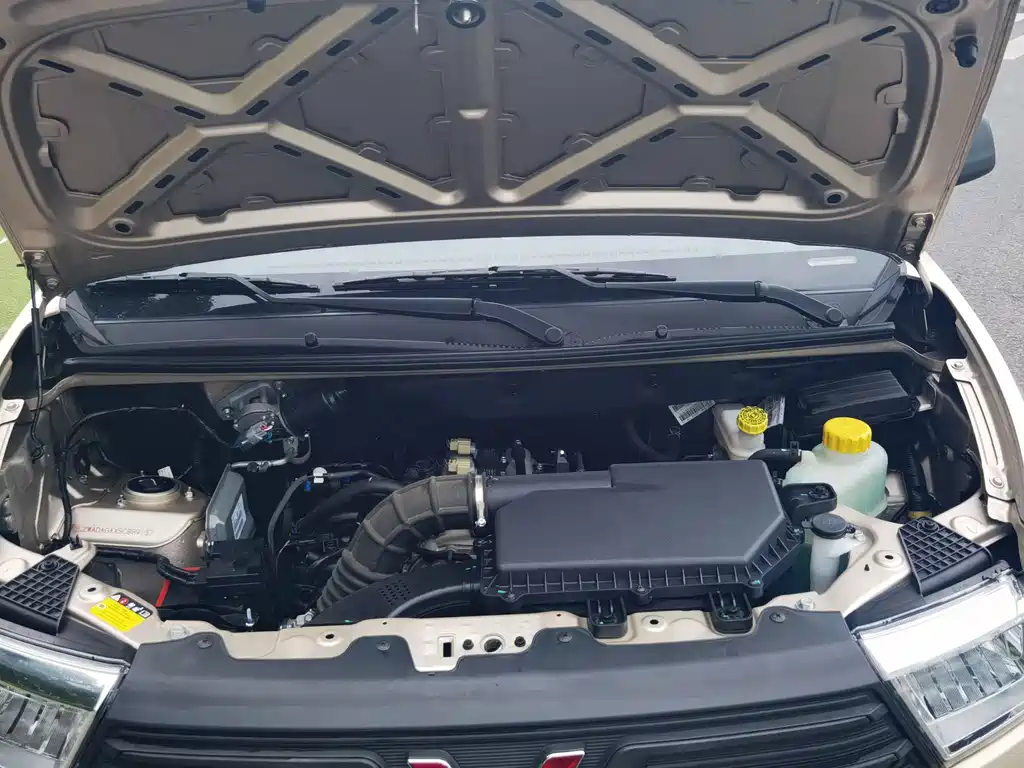 Wuling Hongguang V — миниатюра 7