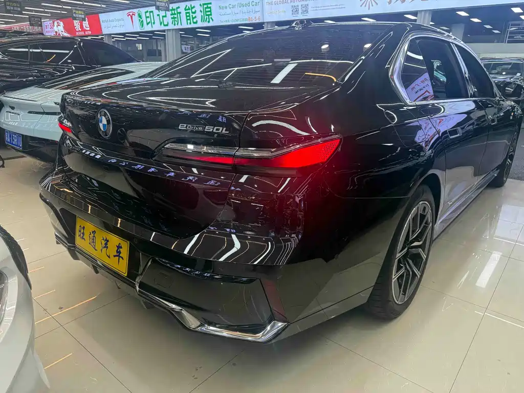 BMW i7 — миниатюра 5