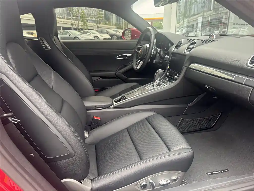 Porsche 718 2022 Cayman 2.0T
