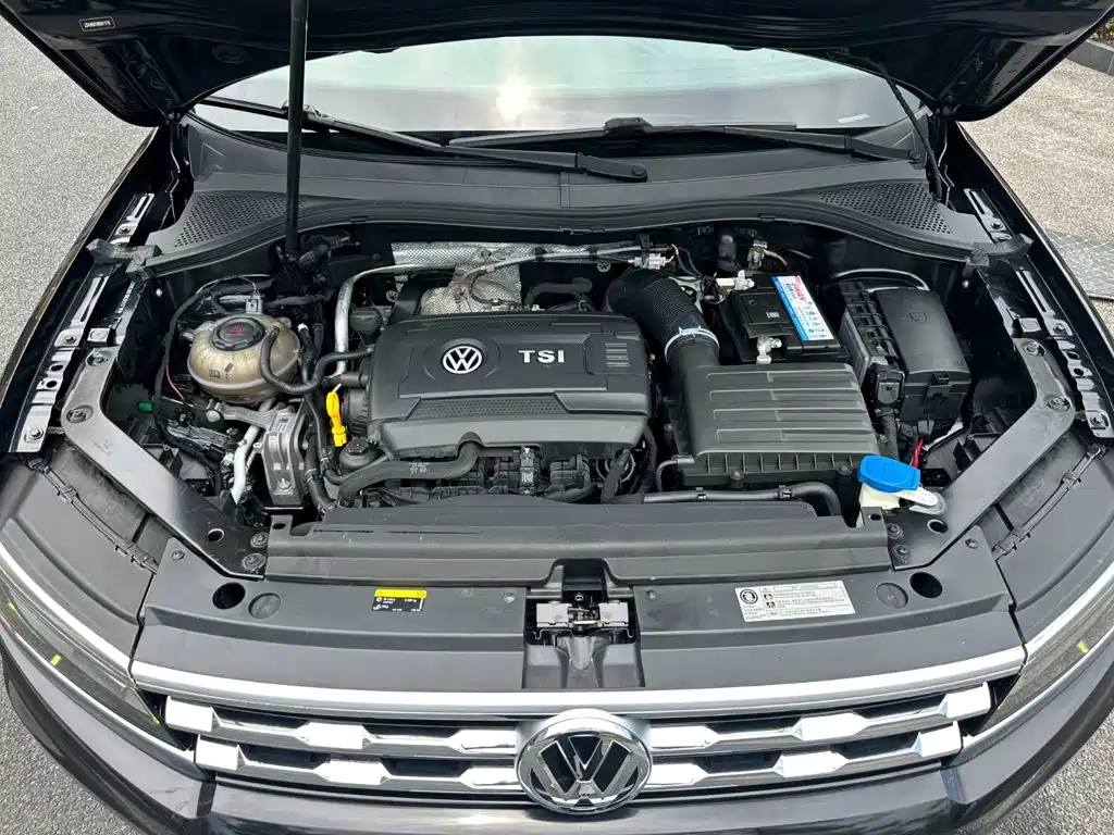 Volkswagen Tiguan L — миниатюра 19