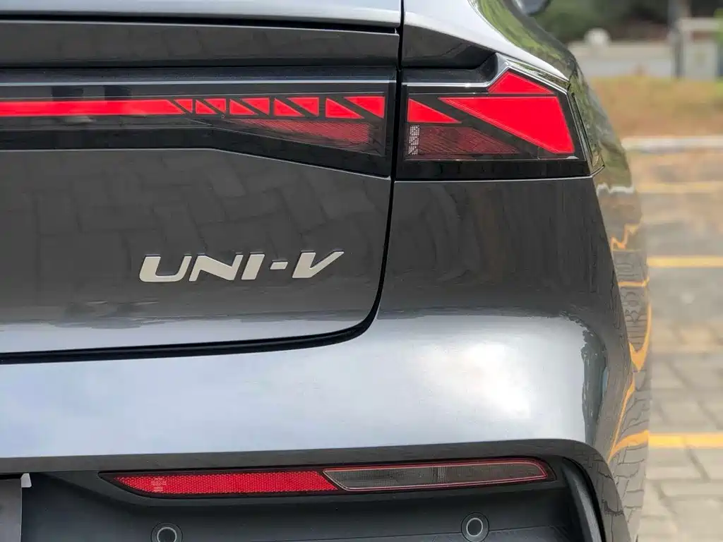 Changan UNI-V — миниатюра 8