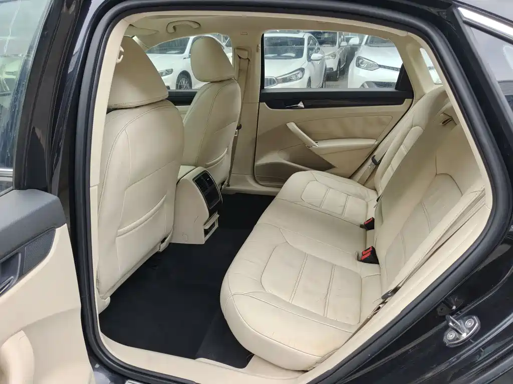 Volkswagen Passat 2013 1.8TSI DSG