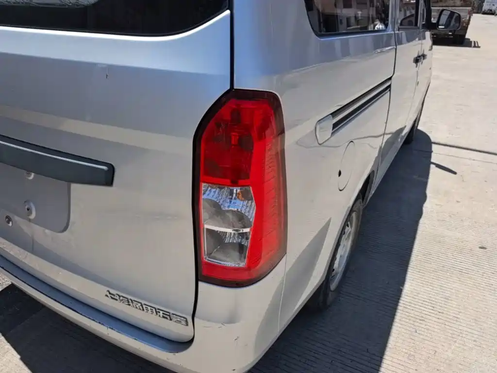 Wuling Rongguang V — миниатюра 8