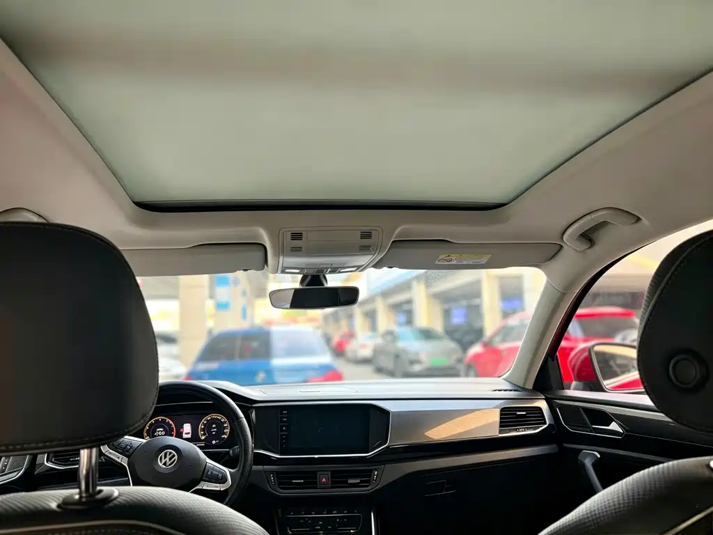 Volkswagen X — миниатюра 6