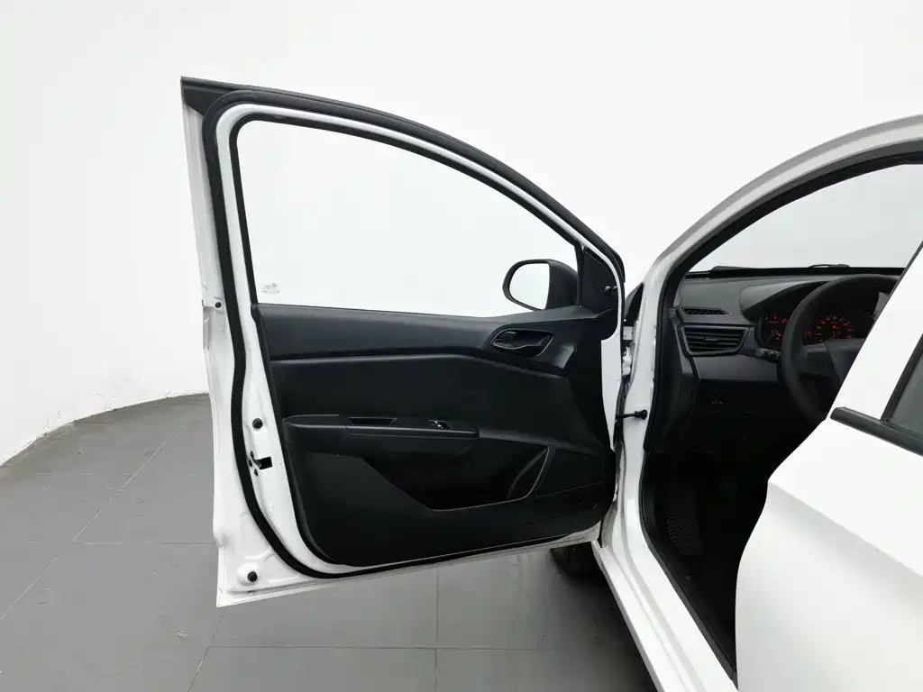 Baojun 310 — миниатюра 8