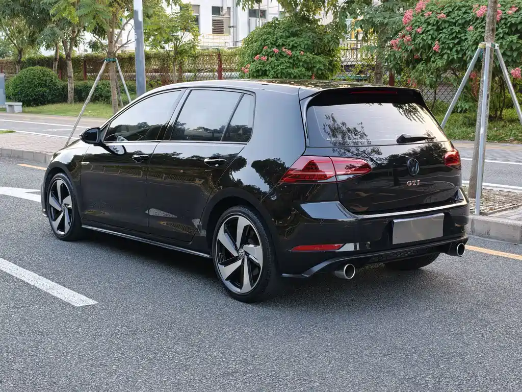 Volkswagen Golf GTI — миниатюра 6
