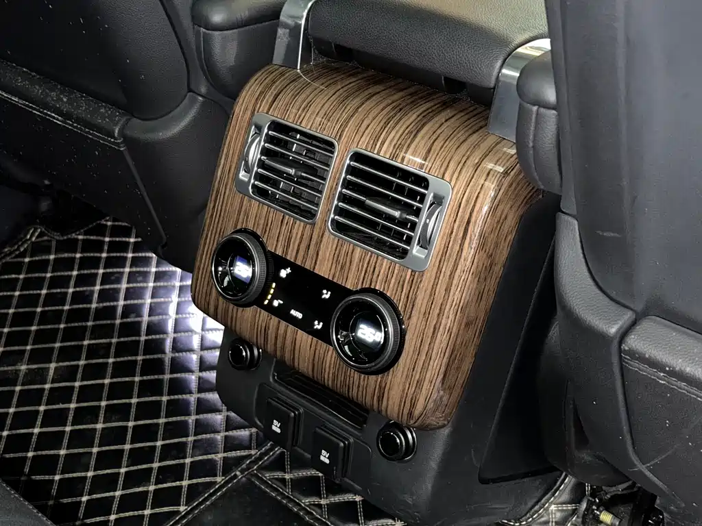 Land Rover Range Rover — миниатюра 11
