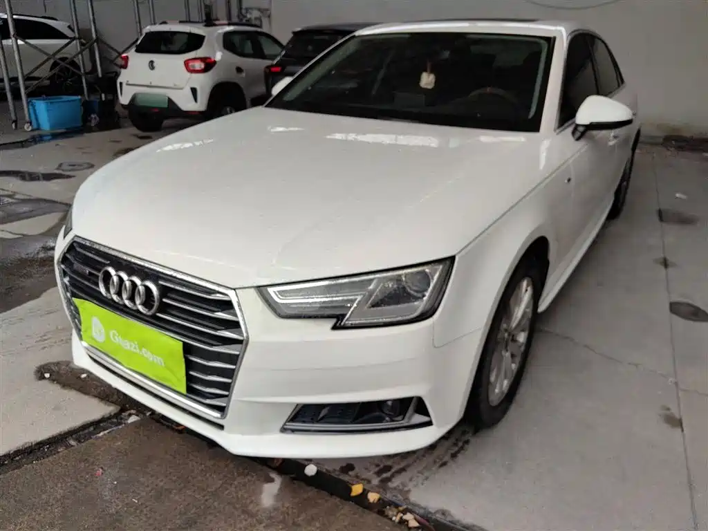 Audi A4L 2018