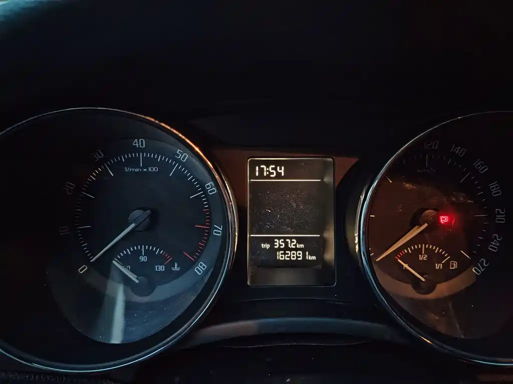 Skoda Superb — миниатюра 3