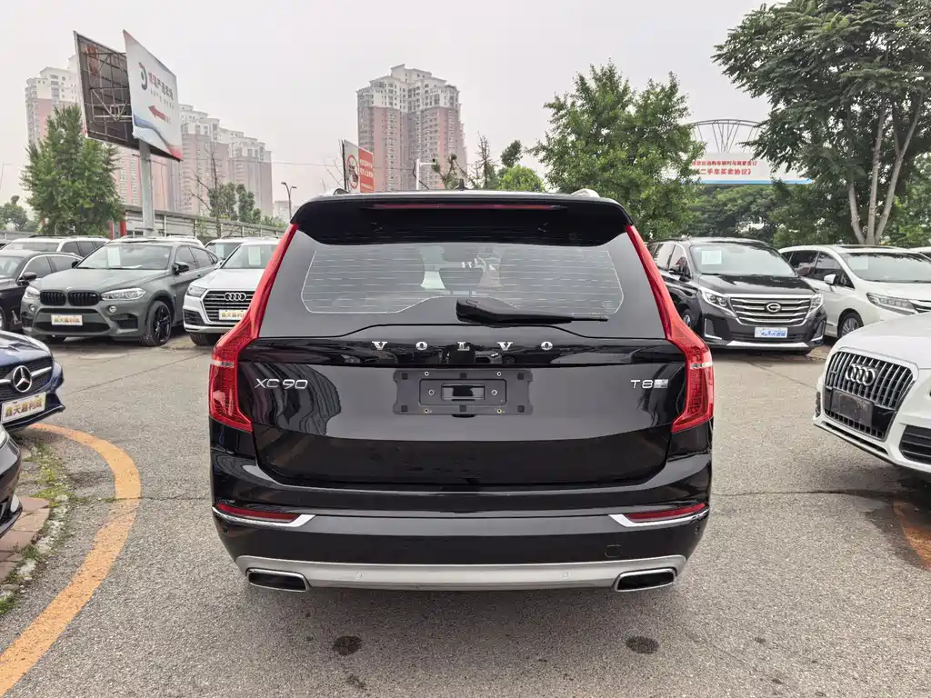 Volvo XC90 2017 E T8 7 мест