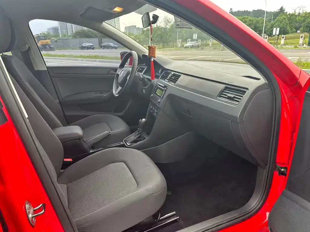 Skoda Rapid Spaceback 1.6L Auto Joy Edition, фото 11