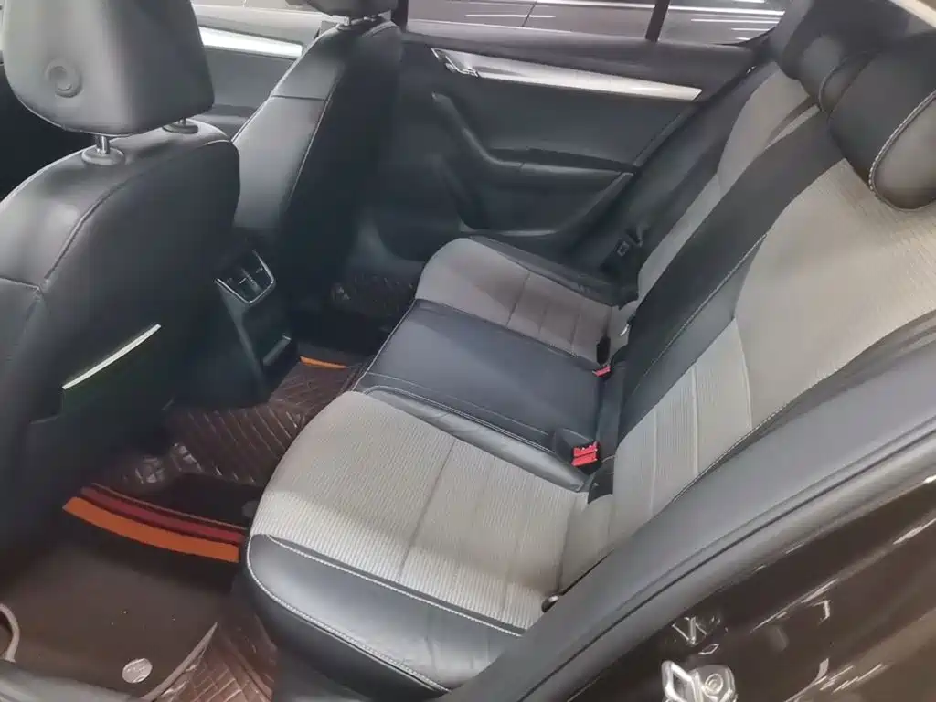 Skoda Octavia — миниатюра 17
