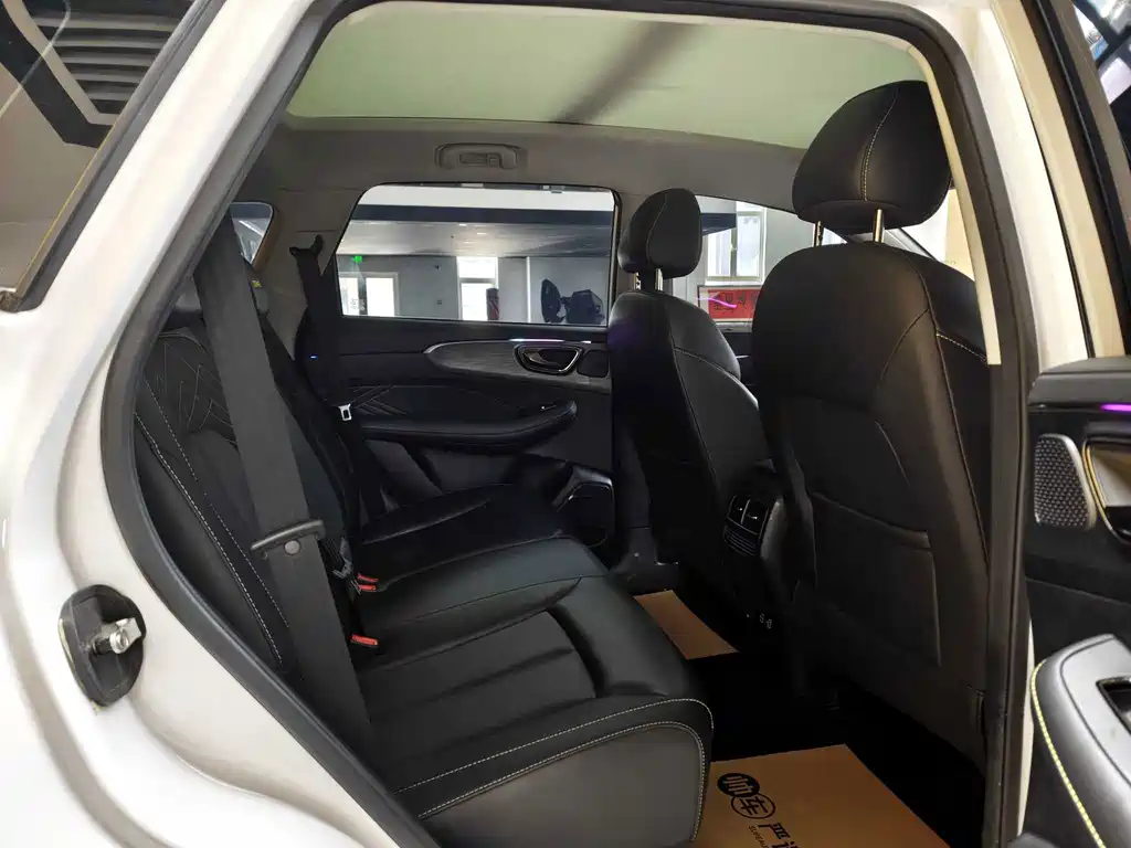 Roewe RX5 — миниатюра 11