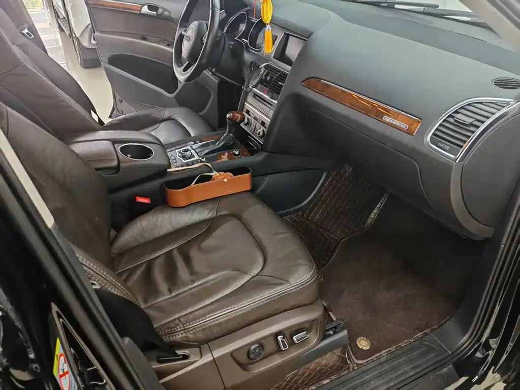 Audi Q7 — миниатюра 4