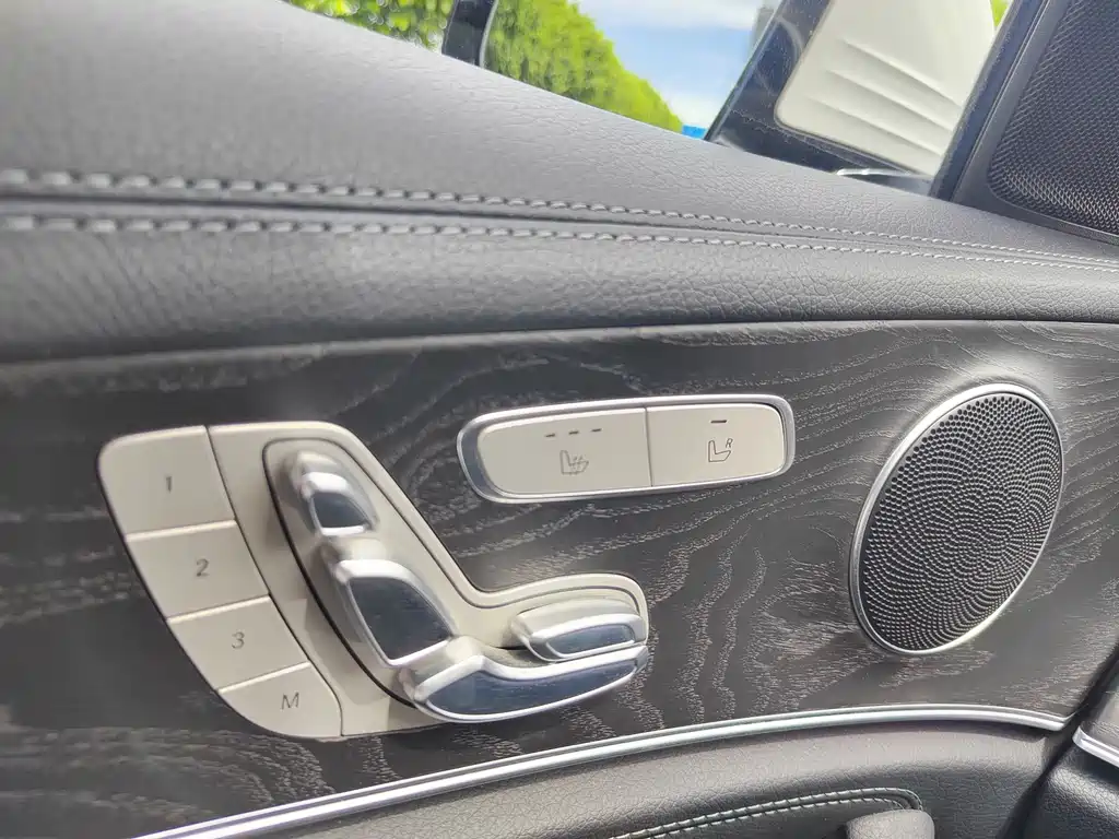 Mercedes-Benz E-Class — миниатюра 18