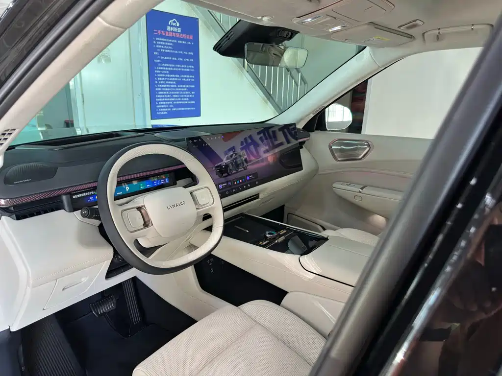 Lynk & Co 900 — миниатюра 14