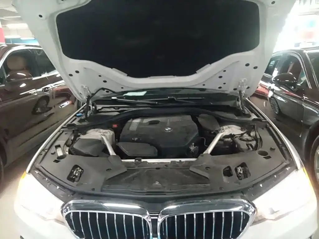 BMW 5 Series — миниатюра 20