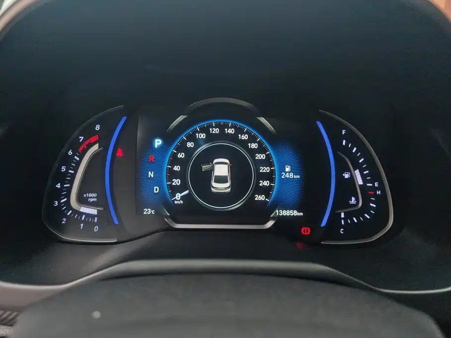 Hyundai Elantra — миниатюра 14