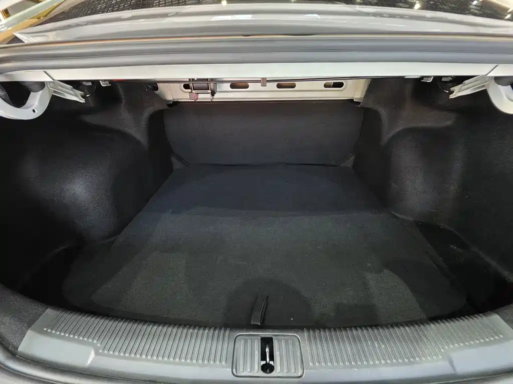 Roewe i5 — миниатюра 16