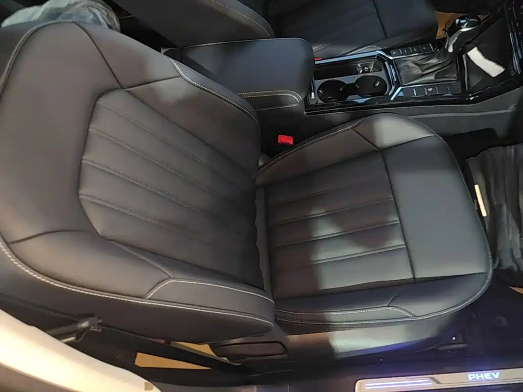 Volkswagen Passat PHEV — миниатюра 25