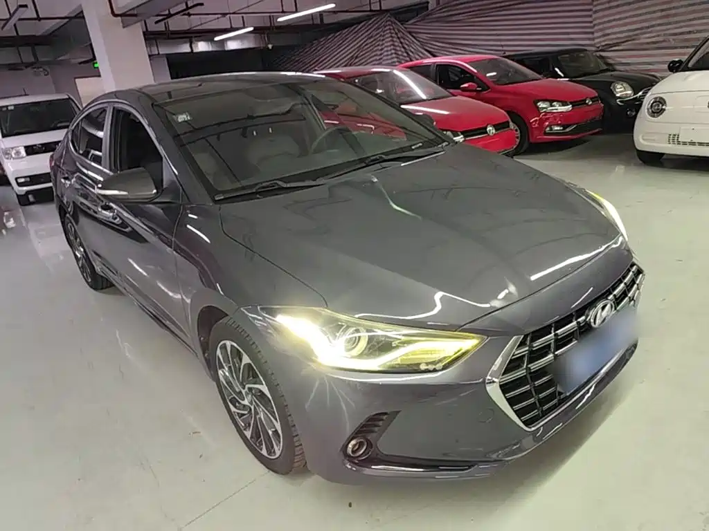 Hyundai Elantra — миниатюра 4