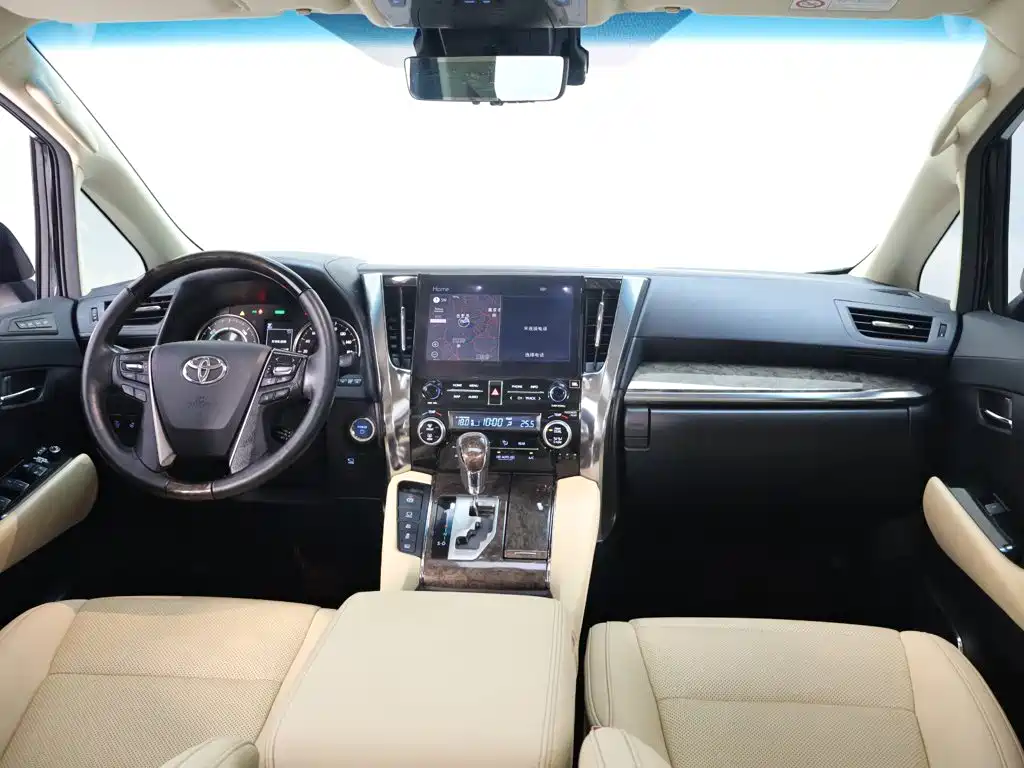 Toyota Alphard — миниатюра 13