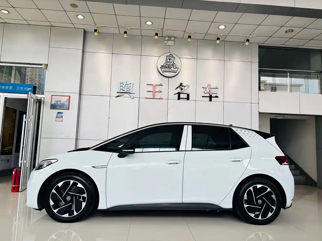 Volkswagen ID.3 — миниатюра 2