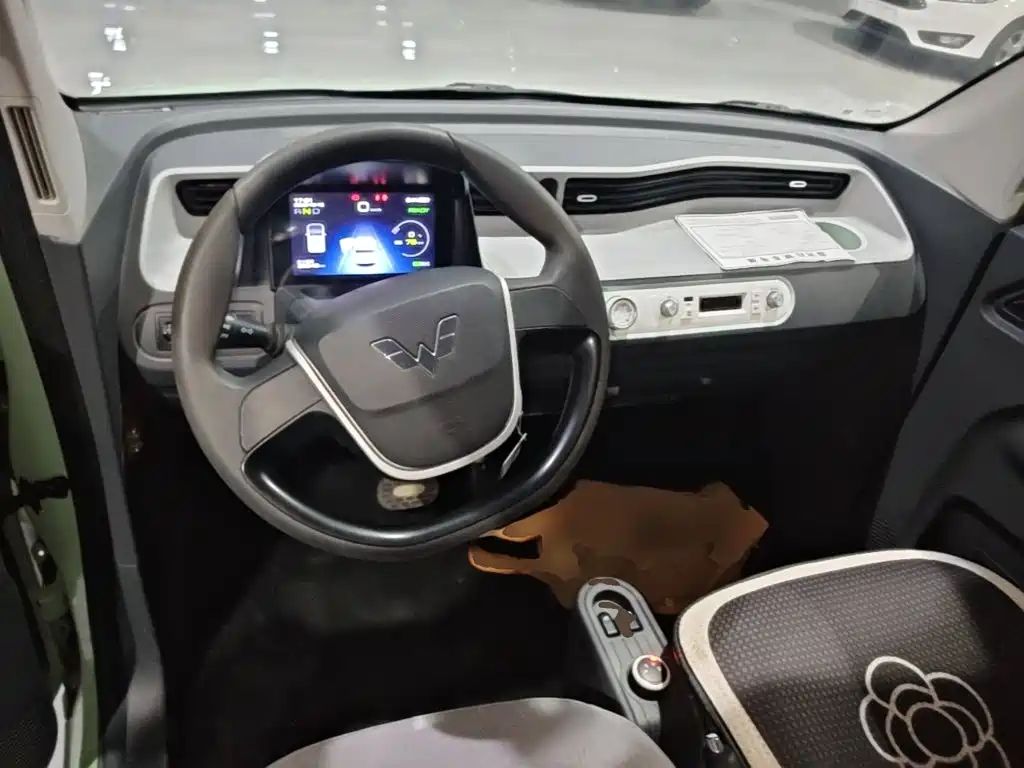 Wuling MINIEV — миниатюра 10
