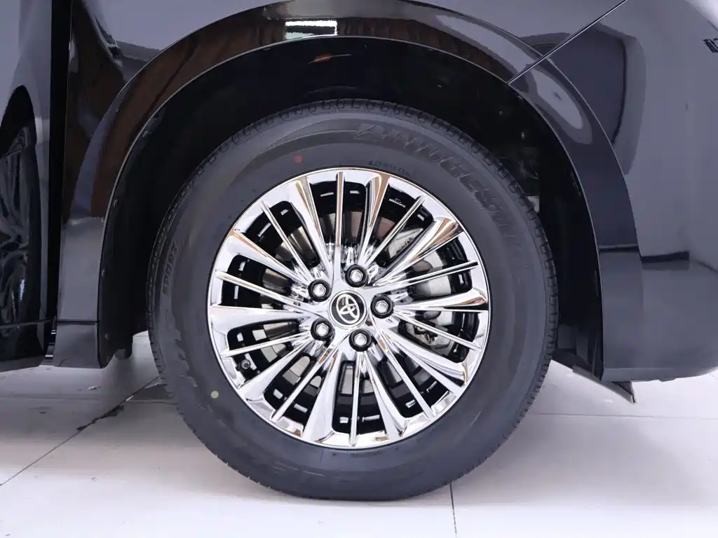 Toyota Alphard — миниатюра 6
