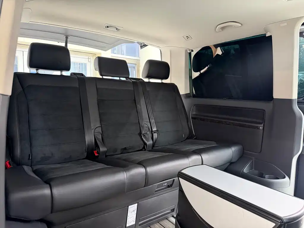 Volkswagen Multivan — миниатюра 16